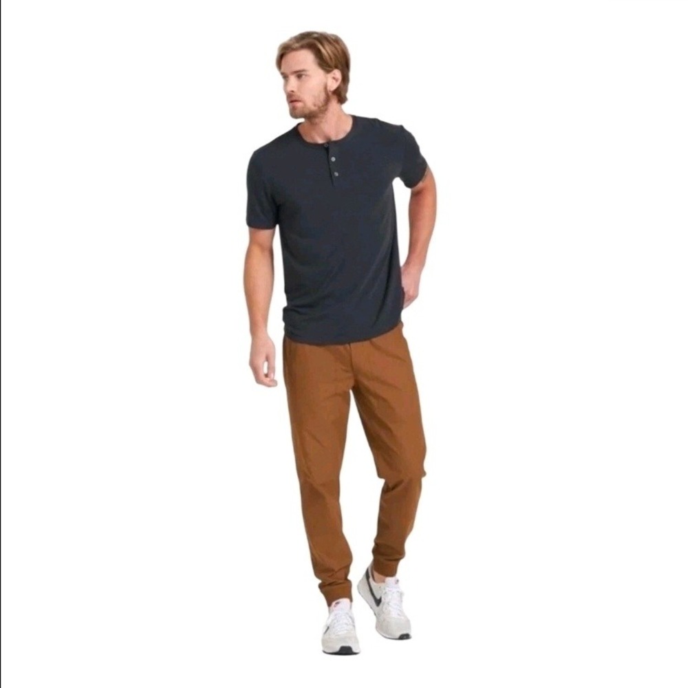 Vuori Meta Jogger Mens Brown Tapered Activewear Pants Tobacco Size Small